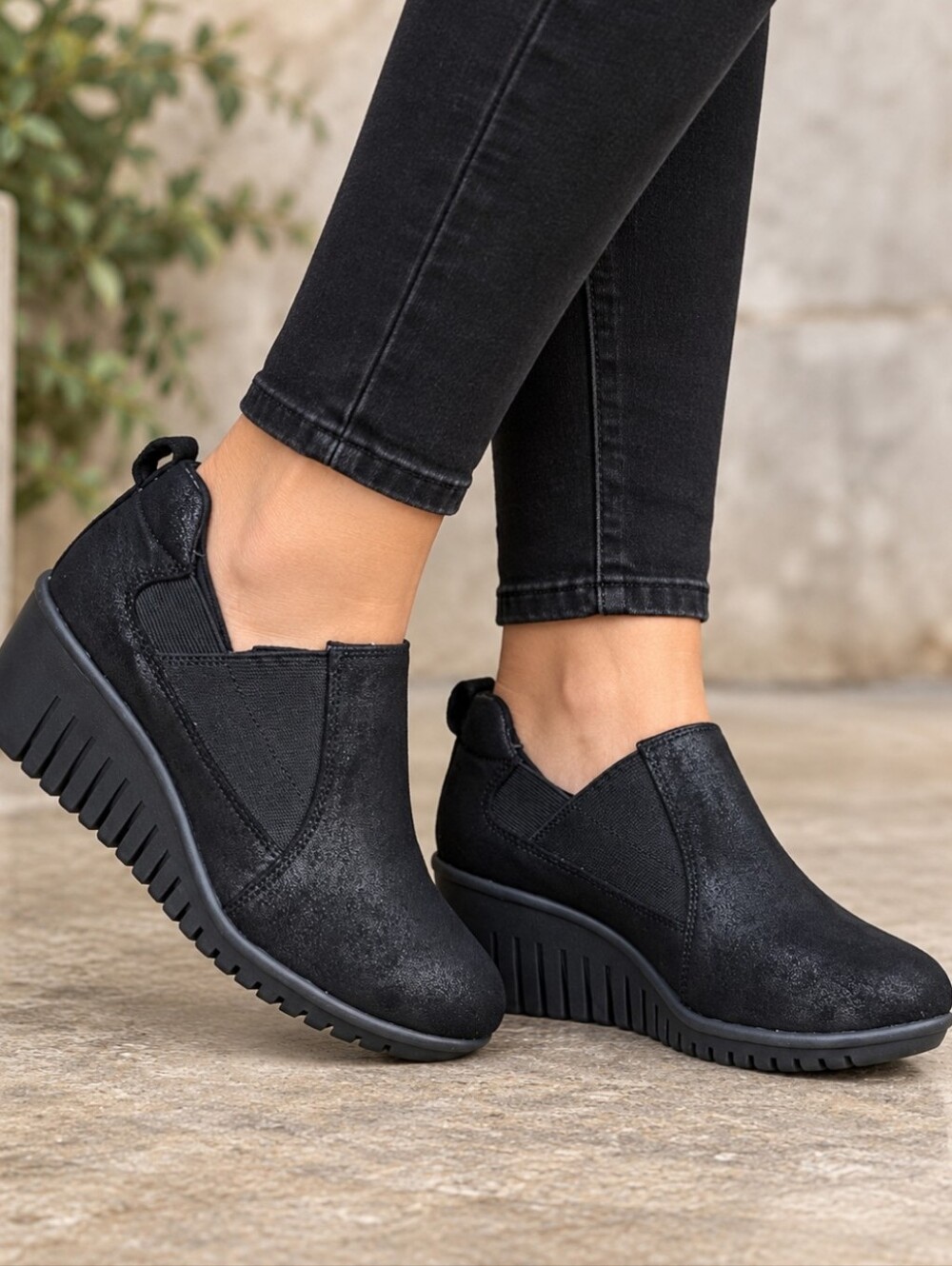 Eurosoft By Sofft Jaylee 90s Minimalist Platform Comfort Wedge Bootie 7.5M